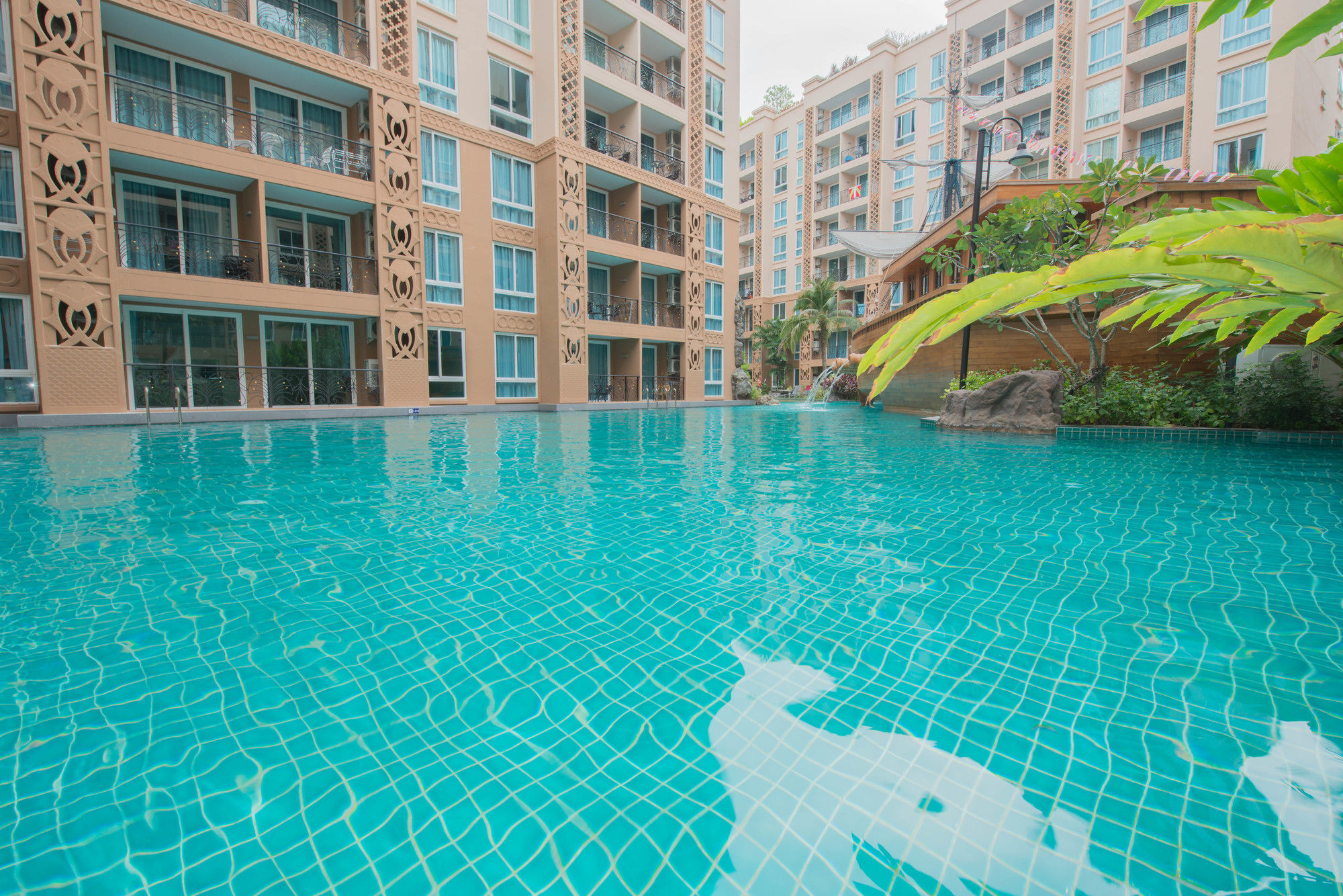Atlantis Pattaya High Service Praia de Jomtien Exterior foto