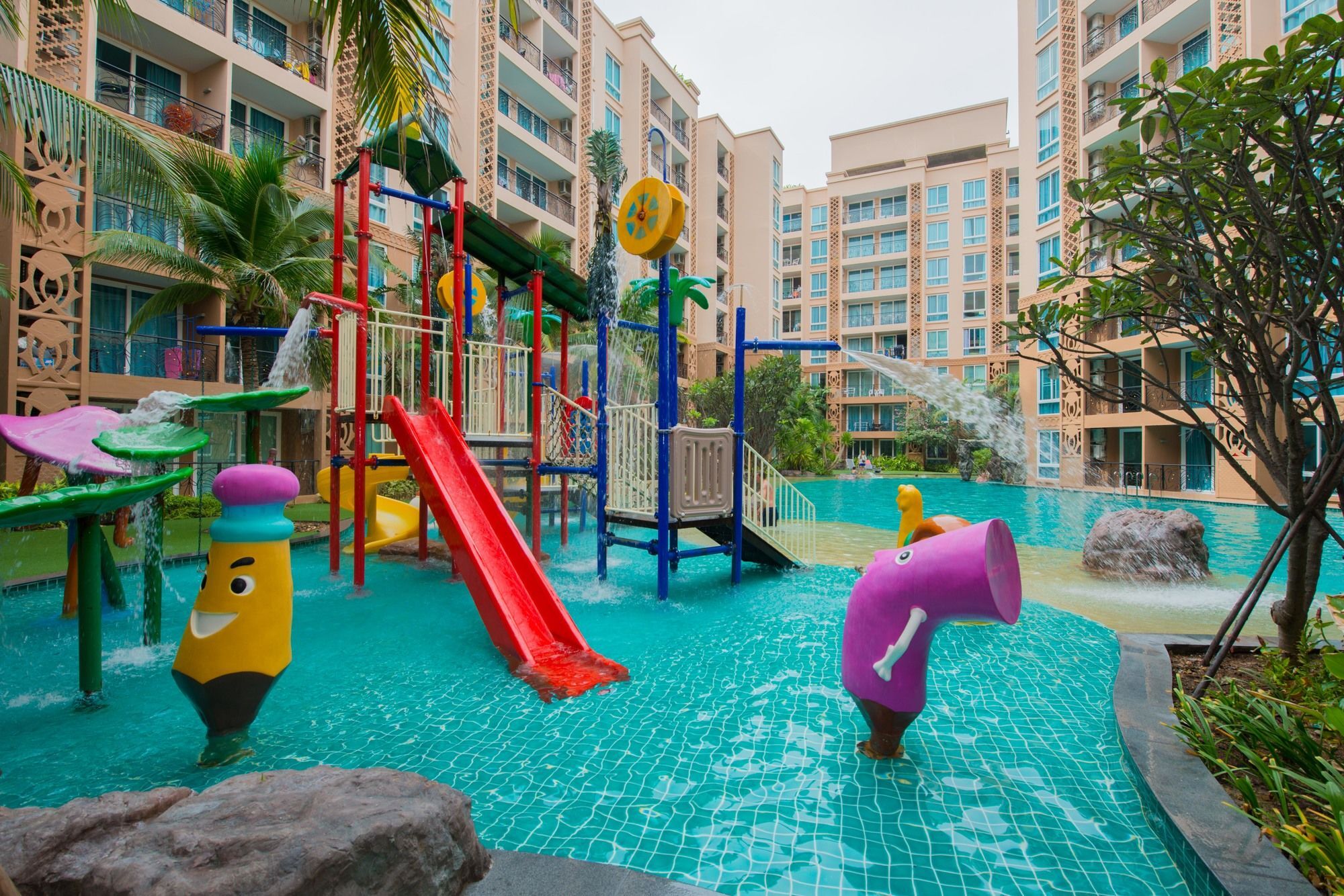 Atlantis Pattaya High Service Praia de Jomtien Exterior foto