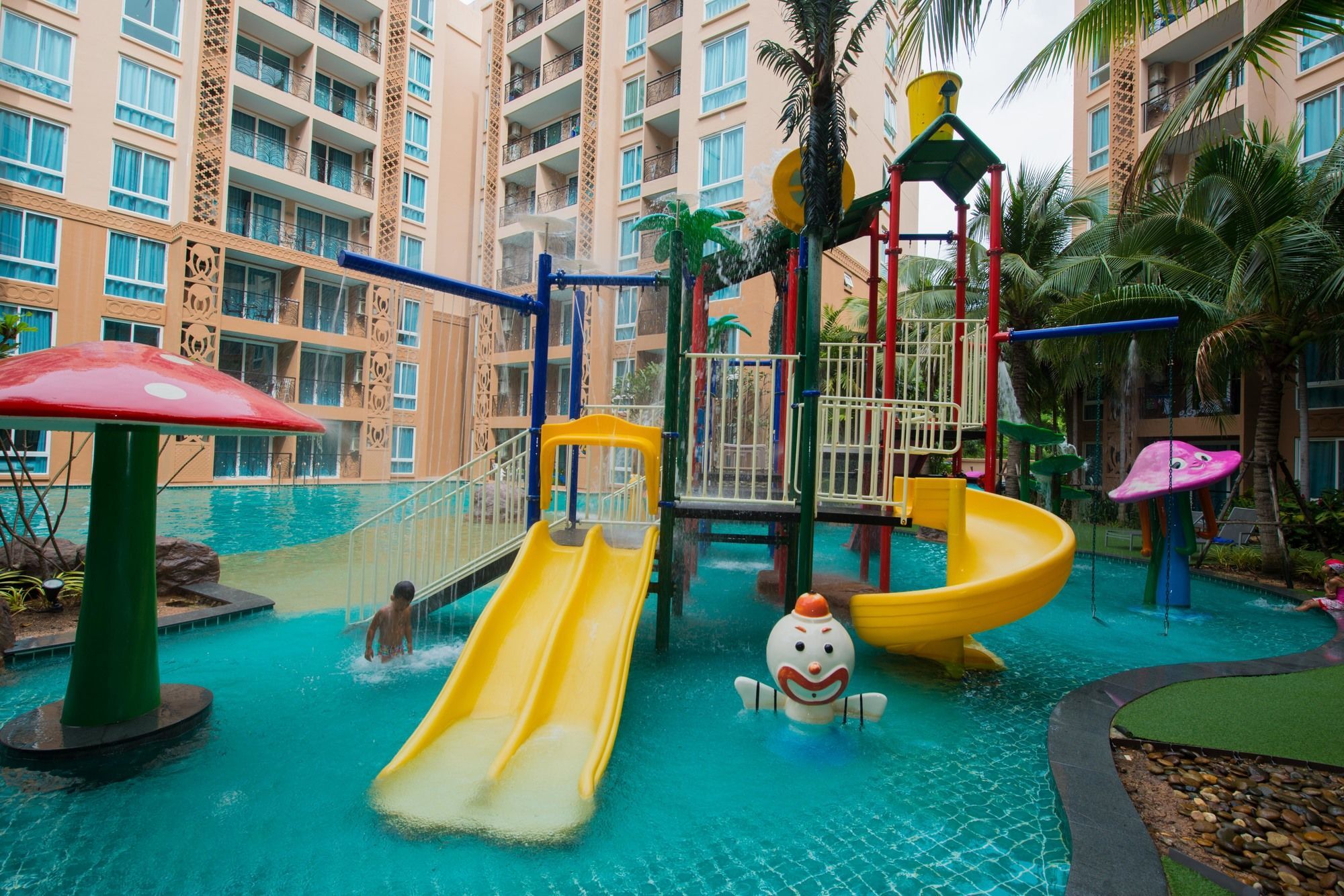 Atlantis Pattaya High Service Praia de Jomtien Exterior foto